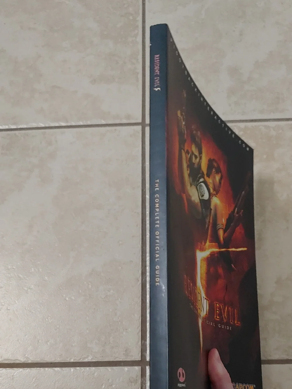 Resident Evil 5 The Complete Official Guide Book Piggyback